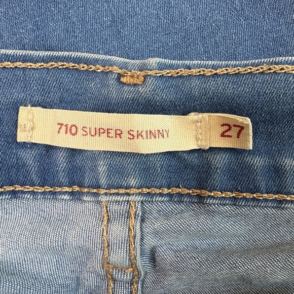 Womens Levi's denim jeans, light blue, super skinny, size 4, 710 - Picture 2 of 13